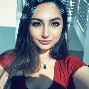 Meet your Posher, Khalida